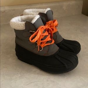 Boys size 2 Gymboree snow boots